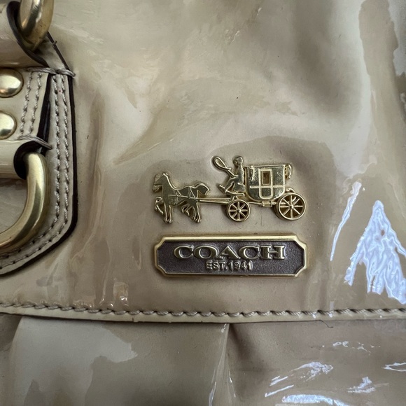 COACH 1941 Handbag Bone Embossed Liquid Gloss Patent Leather - Picture 3 of 16